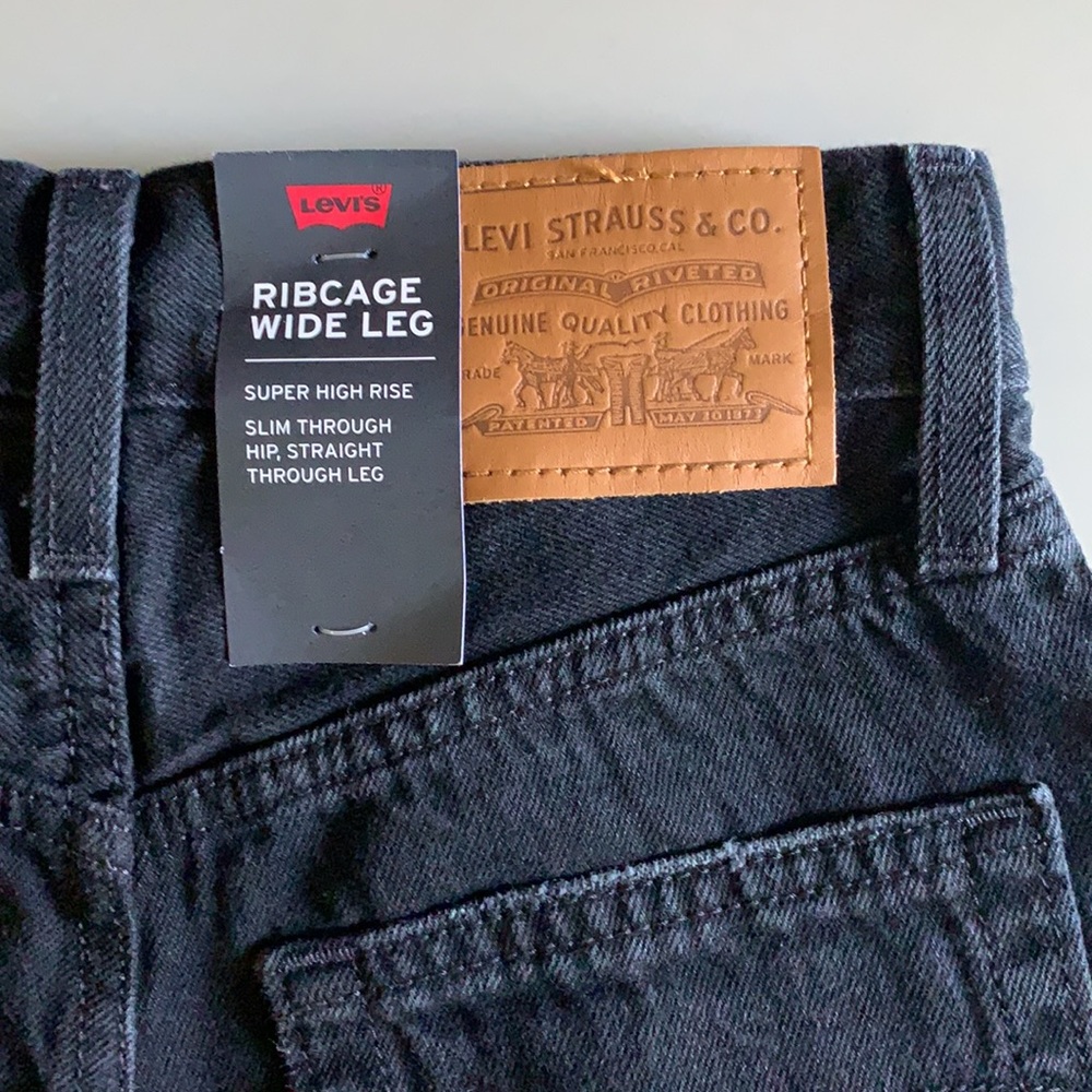 NWT Levi's Ribcage Wide Leg Jeans - Picture 8 of 8
